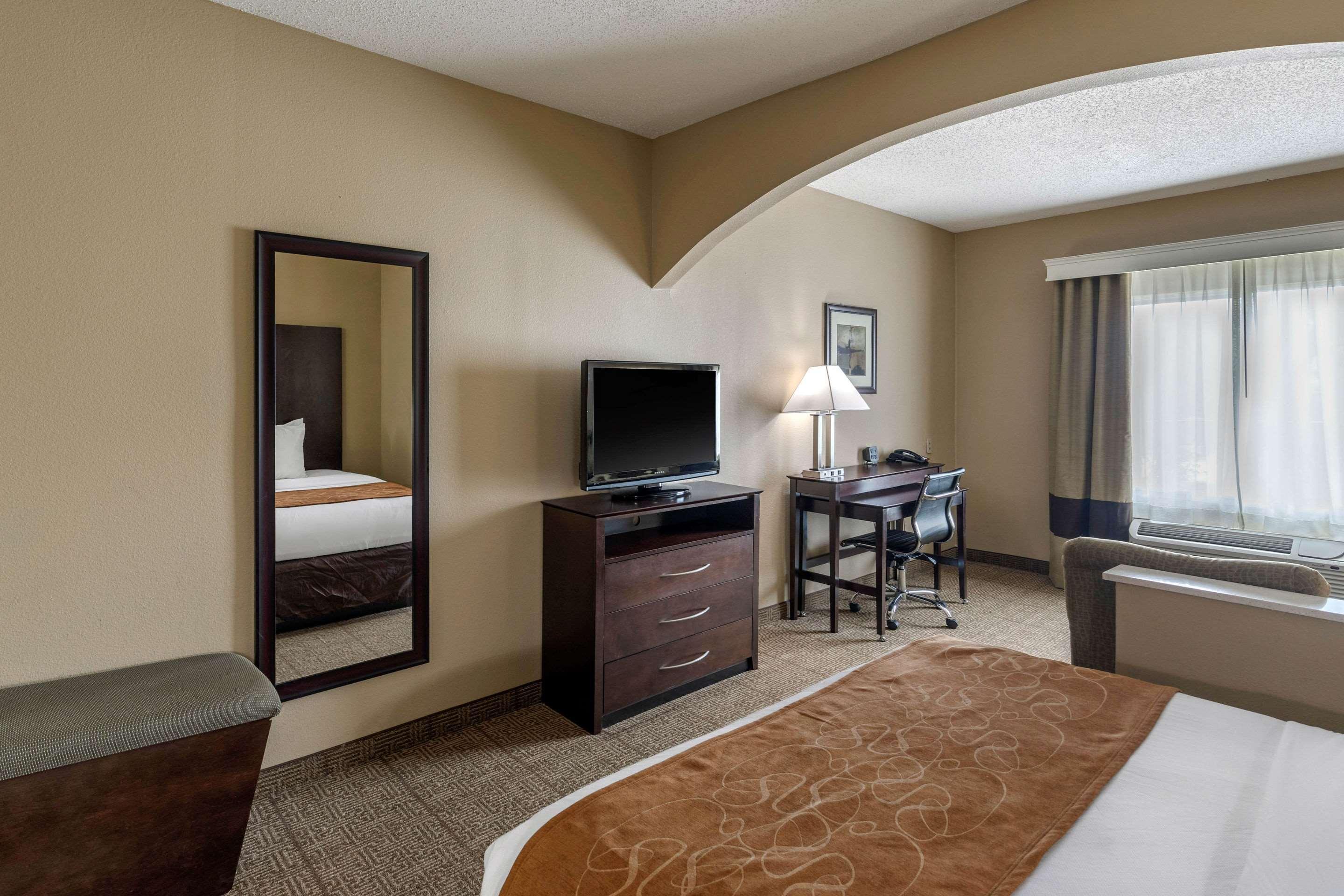 Comfort - Plano West Hotel 3*