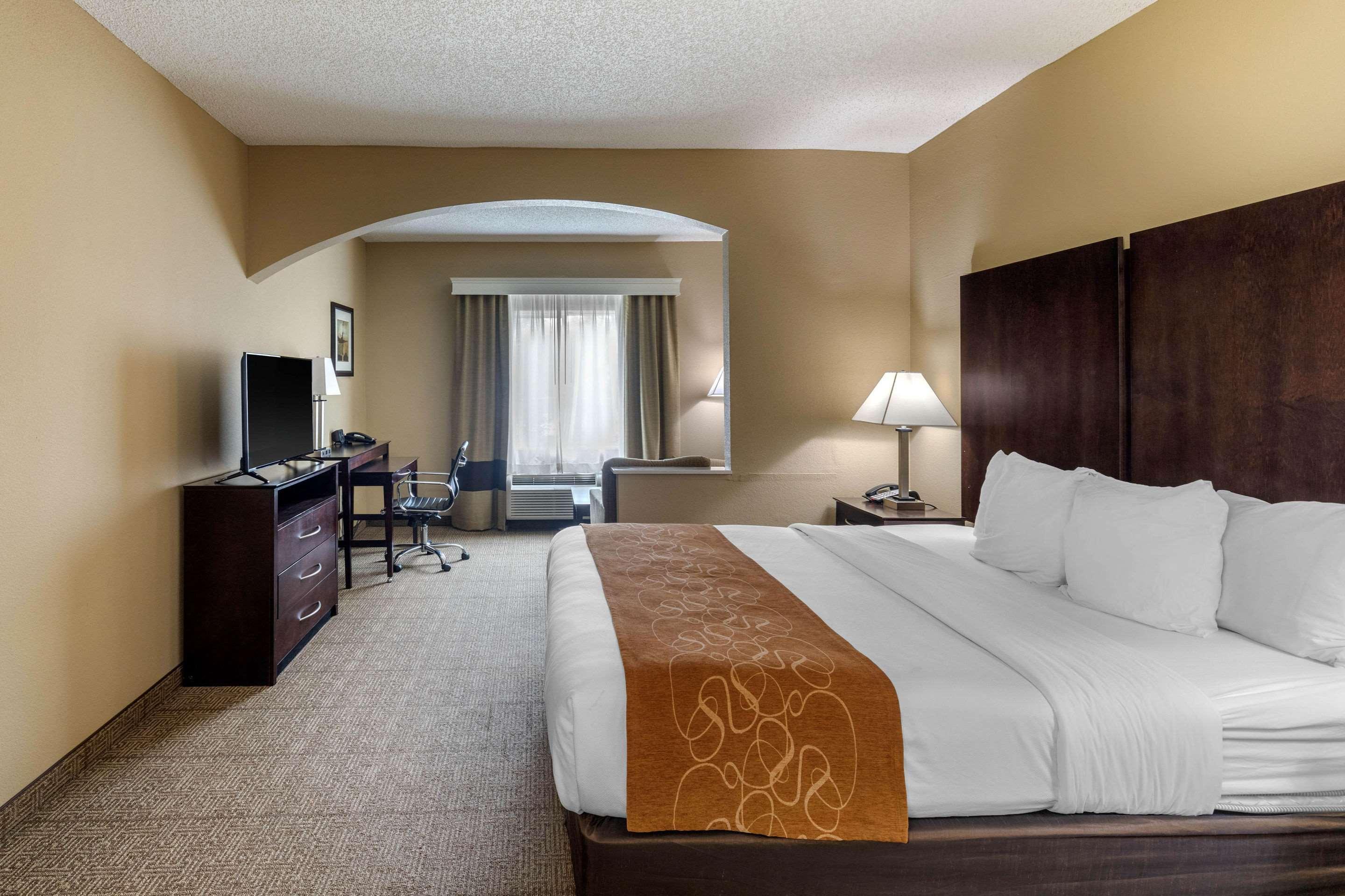 Comfort - Plano West Hotel 3*