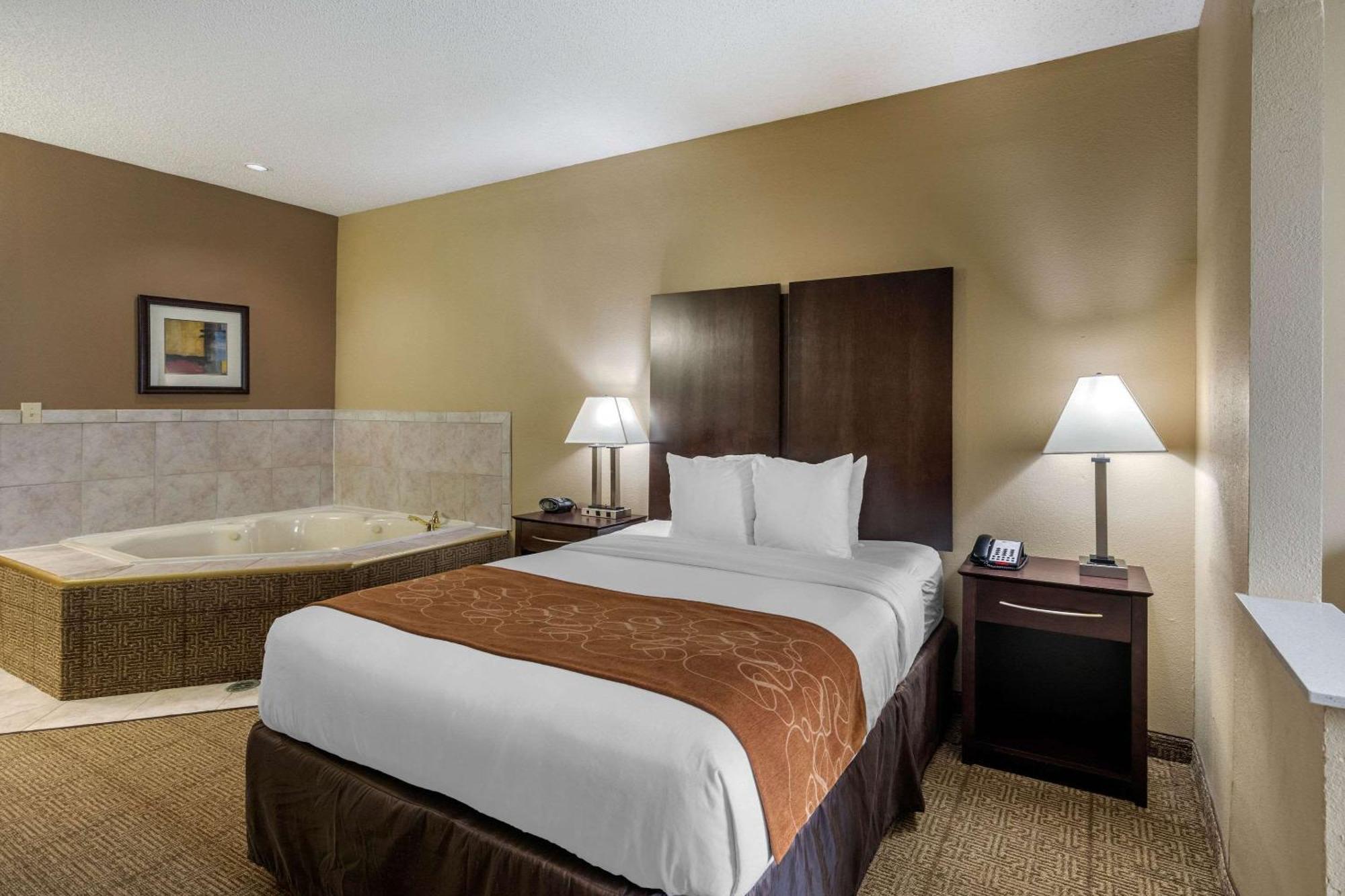 Comfort - Plano West 3*