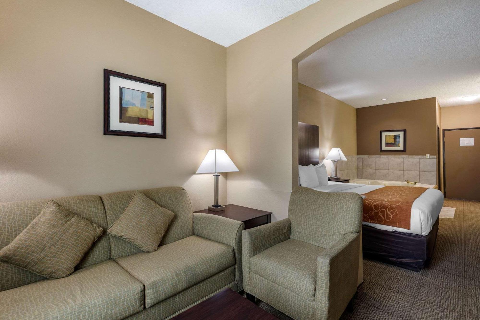 Comfort - Plano West Hotel 3*