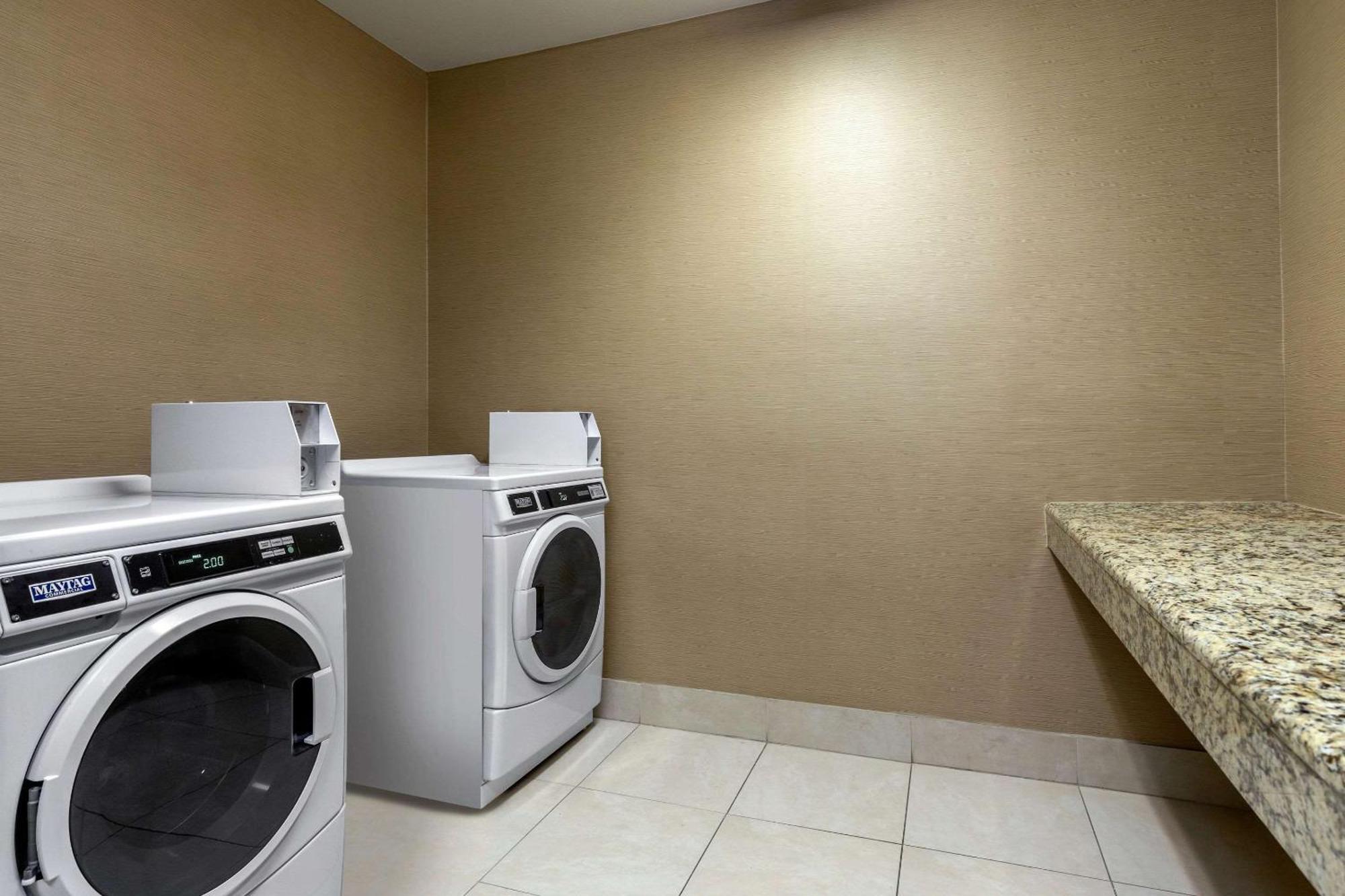 Hotel Comfort - Plano West 3*