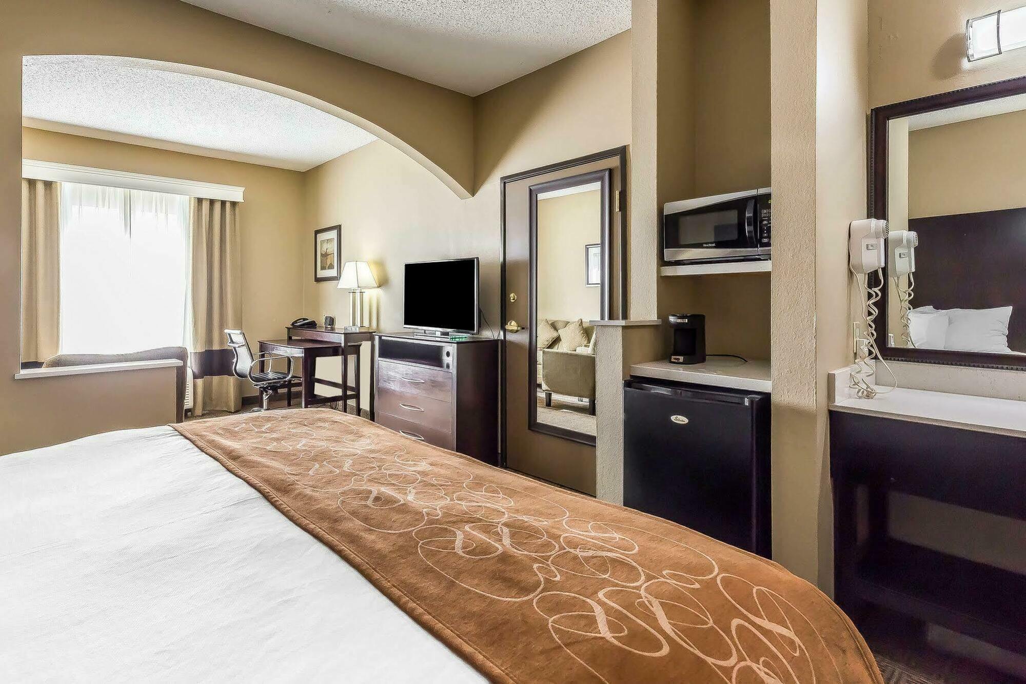 Hotel Comfort - Plano West 3*