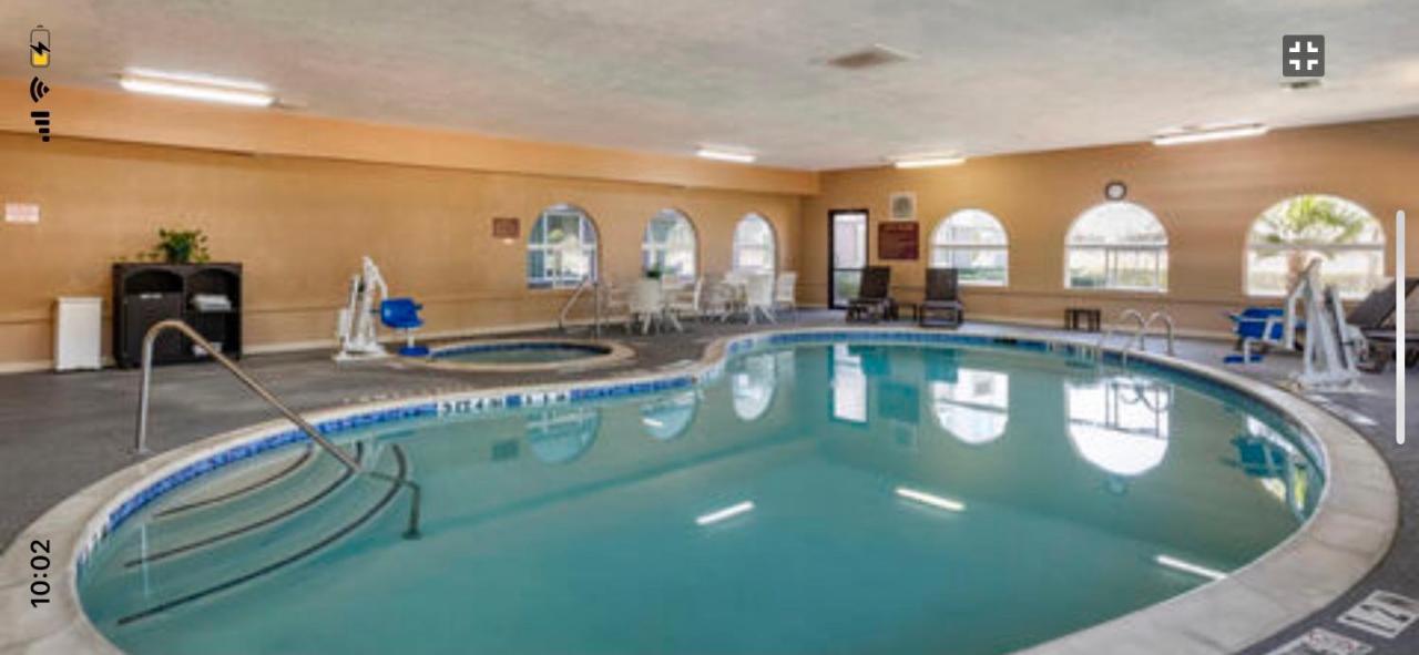 Hotel Comfort - Plano West 3*