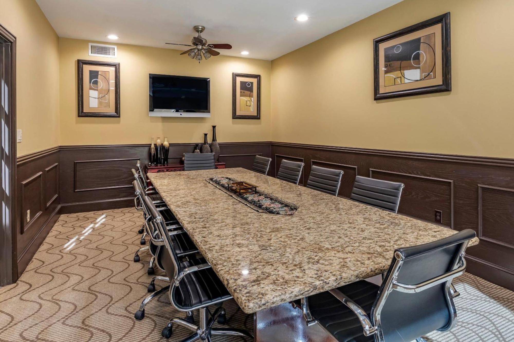 Comfort - Plano West 3* The Colony